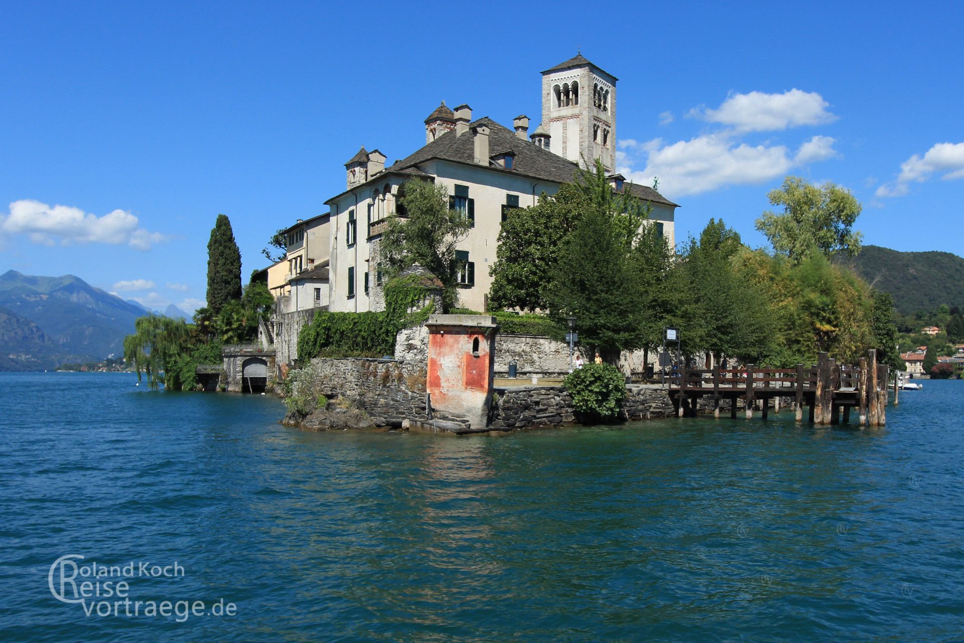 Italien - Piemont - Basilika auf der Isola San Giulio im Orta See